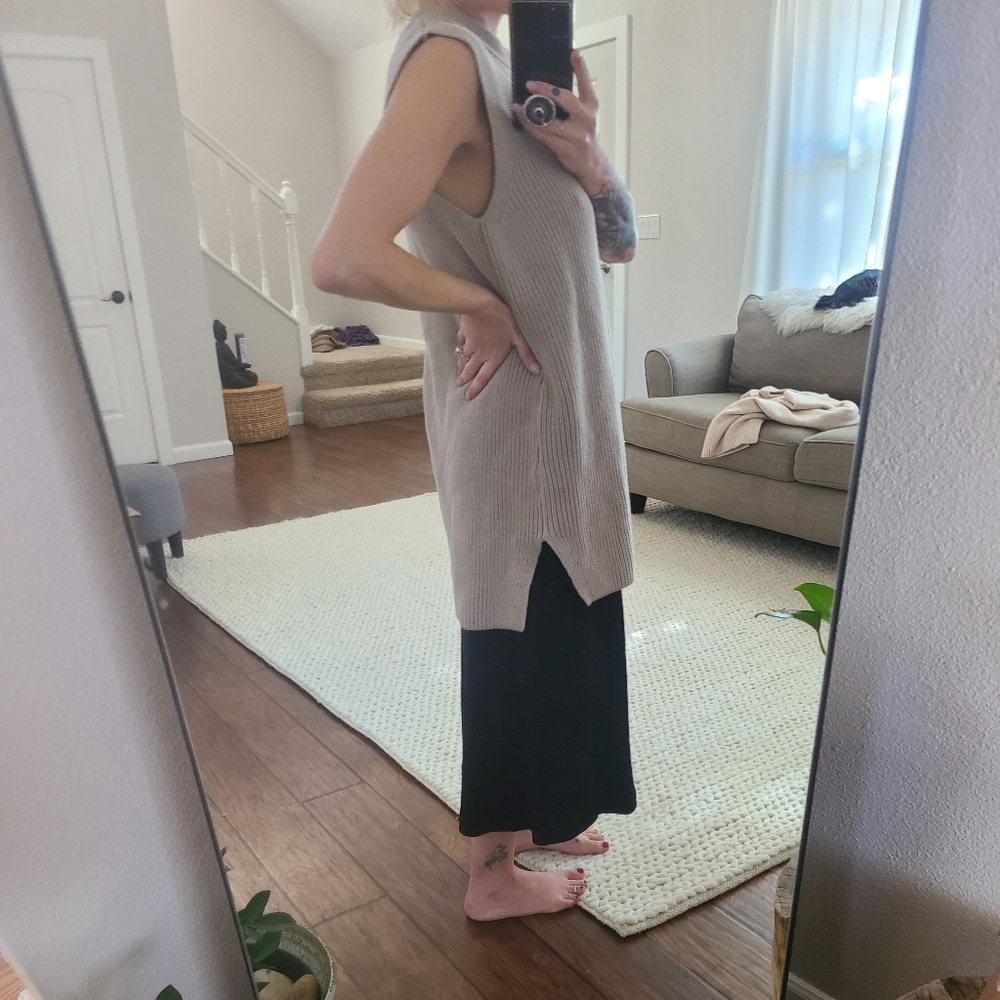 H&M Beige Sleeveless Sweater